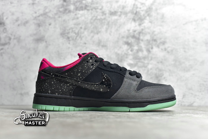 NIKE DUNK SB LOW PREMIER NORTHERN LIGHTS BLACK/PINK/GREEN 724183-063