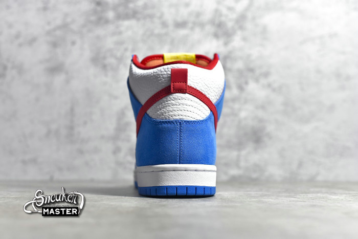 NIKE SB DUNK HIGH DORAEMON LIGHT PHOTO BLUE/LIGHT PHOTO BLUE-SPEED YELLOW-UNIVERSITY RED CI2692-400