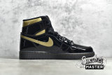 NIKE AIR JORDAN 1 RETRO HIGH OG BLACK/BLACK/METALLIC GOLD 555088-032