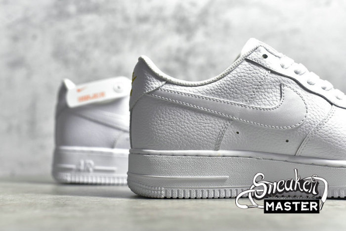 NIKE AIR FORCE 1 LOW 07 ESS WHITE/WHITE/METALLIC GOLD CT1989-100