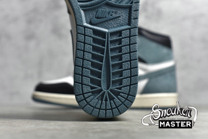 NIKE AIR JORDAN 1 RETRO HIGH OG BG BLUE MOON SUMMIT WHITE/BLUE MOON-BLACK 575441-115