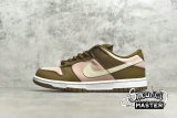 NIKE STUSSY X DUNK LOW PRO SB CHERRY DARK KHAKI/SHY PINK-VANILLA 304292-671