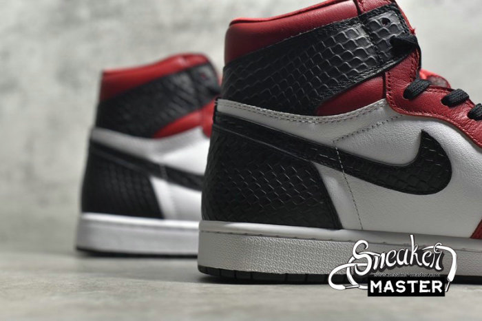 NIKE AIR JORDAN 1 RETRO HIGH OG SATIN RED UNIVERSITY RED/WHITE/BLACK CD0461-601