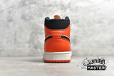 NIKE AIR JORDAN 1 RETRO MID SE TEAM ORANGE TEAM ORANGE/BLACK/WHITE-PURPLE 852542-800