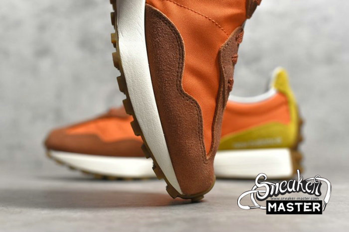 NEW BALANCE 327 RUNNING SHOES VARSITY ORANGE VARSITY ORANGE/ASPEN GOLD MS327CLA