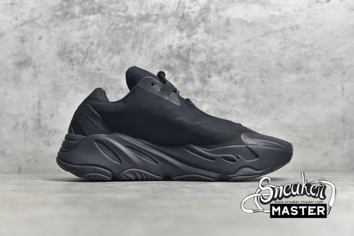 ADIDAS YEEZY BOOST 700 CORE BLACK/CORE BLACK-CORE BLACK FV4440