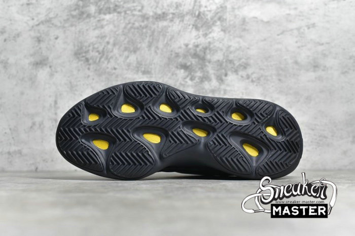 ADIDAS YEEZY BOOST 700 V3 ALVAH ALVAH/ALVAH/ALVAH H67799