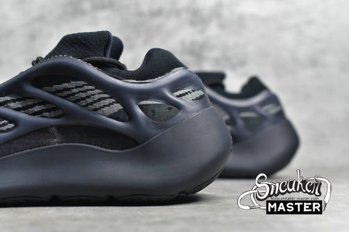 ADIDAS YEEZY BOOST 700 V3 ALVAH ALVAH/ALVAH/ALVAH H67799