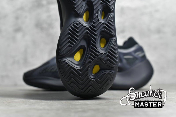 ADIDAS YEEZY BOOST 700 V3 ALVAH ALVAH/ALVAH/ALVAH H67799