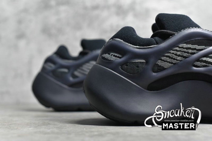 ADIDAS YEEZY BOOST 700 V3 ALVAH ALVAH/ALVAH/ALVAH H67799