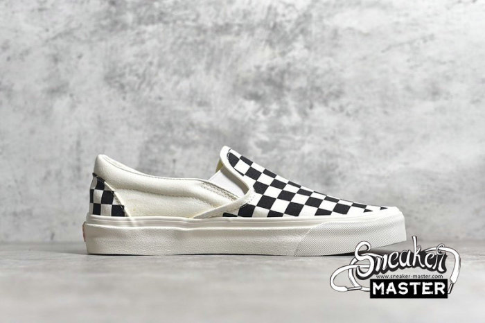 VANS SLIP-ON CLASSIC CANVAS WHITE/WHITE/BLACK VN000UDFF8L