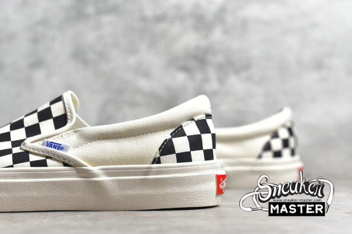 VANS SLIP-ON CLASSIC CANVAS WHITE/WHITE/BLACK VN000UDFF8L