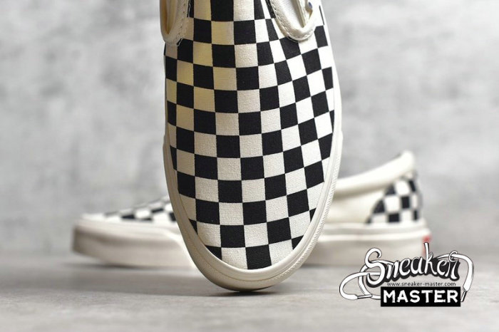 VANS SLIP-ON CLASSIC CANVAS WHITE/WHITE/BLACK VN000UDFF8L
