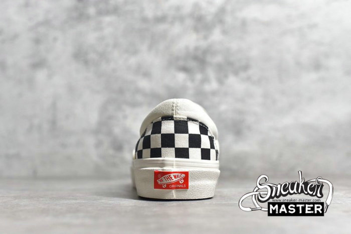 VANS SLIP-ON CLASSIC CANVAS WHITE/WHITE/BLACK VN000UDFF8L