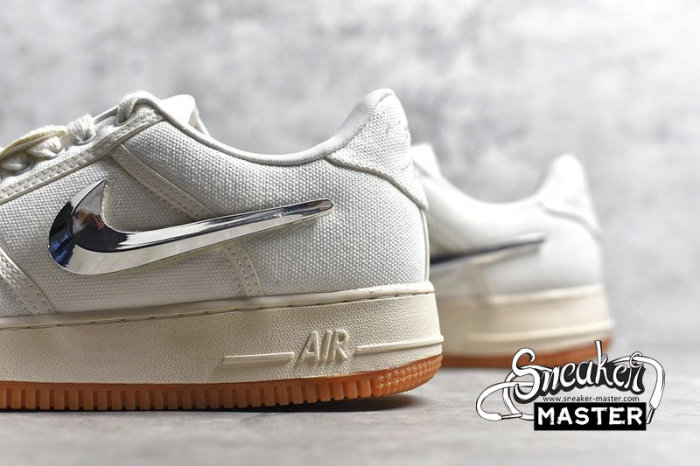 NIKE AIR FORCE 1 LOW X TRAVIS SCOTT SAIL/GUM LIGHT BROWN/SAIL AQ4211-101