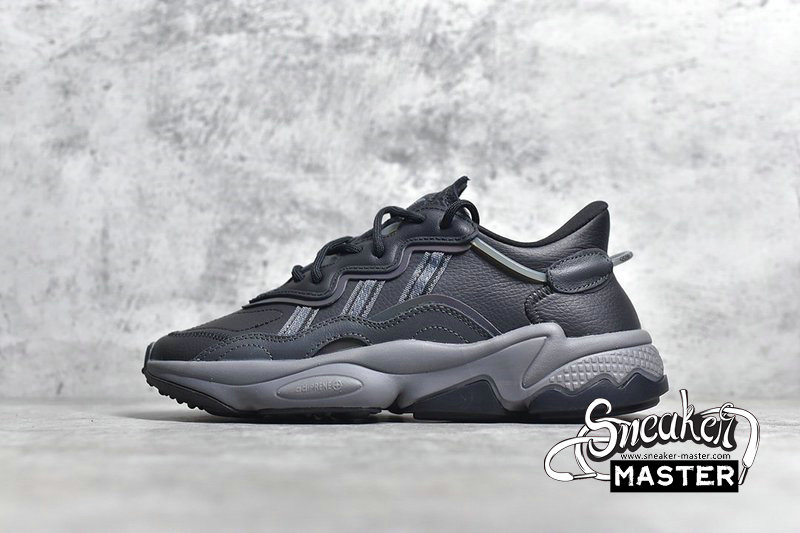 ADIDAS OZWEEGO SHOES CORE BLACK/GREY FOUR/ONIX EE7004