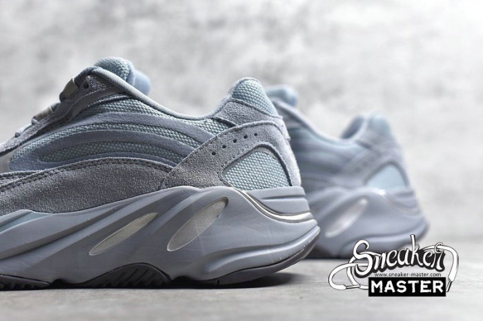 ADIDAS YEEZY BOOST 700 V2 HOSPITAL BLUE/HOSPITAL BLUE/HOSPITAL BLUE FV8424