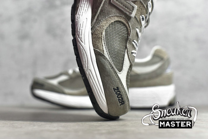 NEW BALANCE 2002R X INVINCIBLE X N.HOOLYWOOD GREY/WHITE/GREY ML2002RV