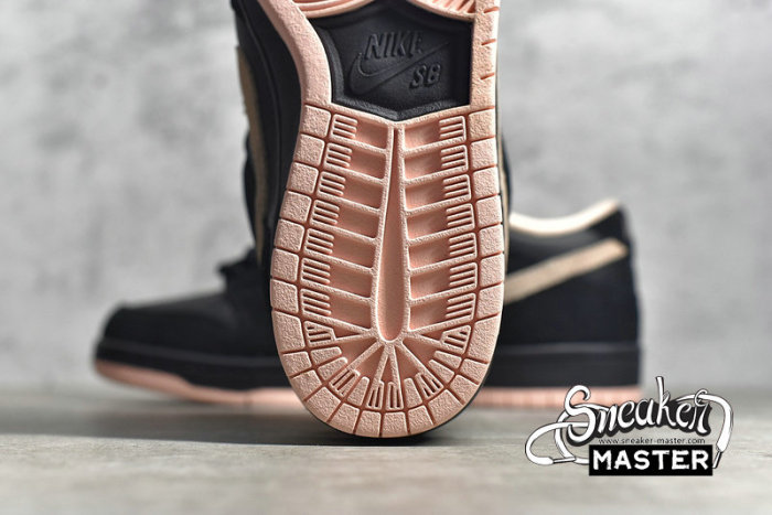 NIKE DUNK LOW SB BLACK/WASHED CORAL-BLACK BQ6817-003