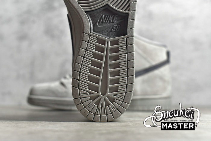 NIKE SB DUNK HIGH METALLIC SILVER/LIGHT GREY/BLACK 313171-036