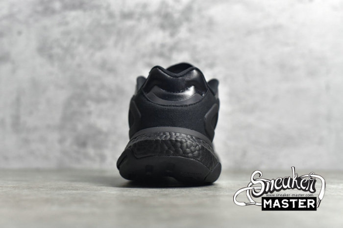 ADIDAS DAY JOGGER BOOST 2020 CORE BLACK/CORE BLACK/RED FW4820