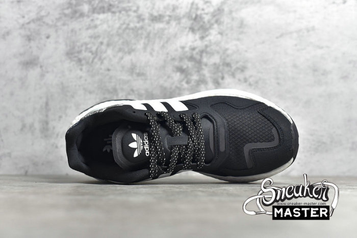 ADIDAS DAY JOGGER BOOST SHOES CORE BLACK/CLOUD WHITE/BLUE FV4538