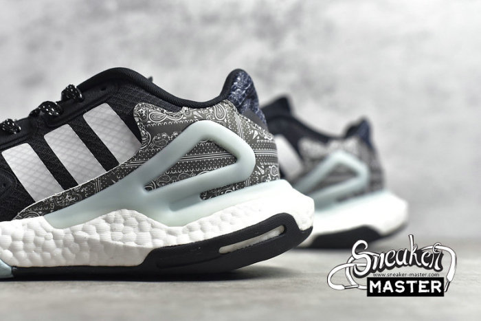ADIDAS DAY JOGGER BOOST SHOES CORE BLACK/CLOUD WHITE/BLUE FV4538