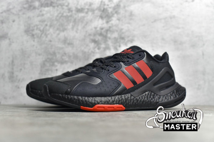 ADIDAS DAY JOGGER BOOST 2020 CORE BLACK/CORE BLACK/RED FW4820