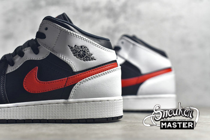 NIKE AIR JORDAN 1 MID GS CHILE RED BLACK/CHILE RED/WHITE 554725-075