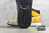 NIKE AIR JORDAN 1 MID WHITE/BLACK/UNIVERSITY GOLD 554724-170