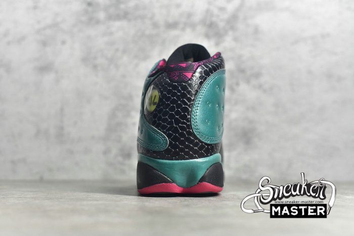 NIKE AIR JORDAN 13 RETRO DOERNBECHER EMERALD GREEN/VOLT ICE/BLACK/DYNAMIC PINK 836405-305