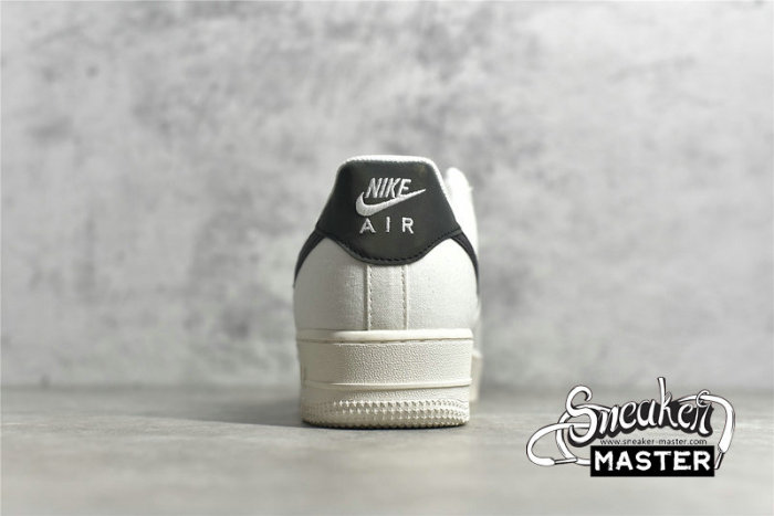 NIKE AIR FORCE 1 LOW CHAMELEON WHITE/WHITE/BLACK 315122-104