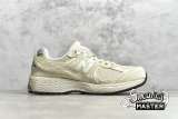 NEW BALANCE 2002 RUNNING SHOES BEIGE/BEIGE/BLACK ML2002RE