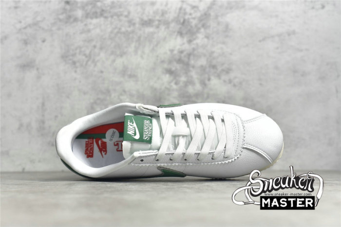 NIKE CLASSIC CORTEZ X STRANGER THINGS HAWKINS HIGH SCHOOL WHITE/GREEN CJ6106-100