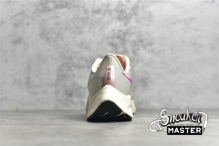 NIKE AIR ZOOM PEGASUS 37 PALE IVORY/BARELY VOLT/SAIL/GHOST BQ9647-102