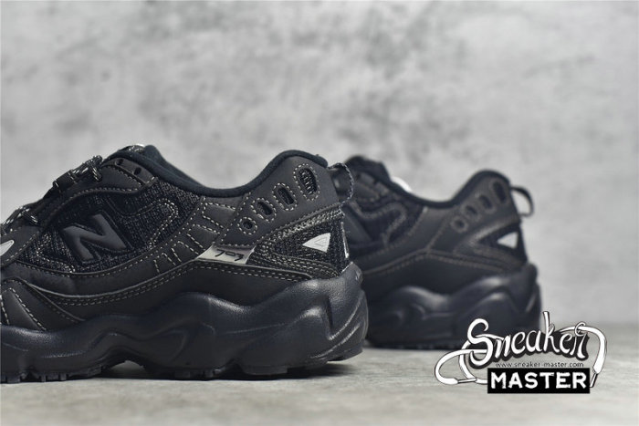 NEW BALANCE 703 RUNNING SHOES BLACK/BLACK/BLACK ML703CB