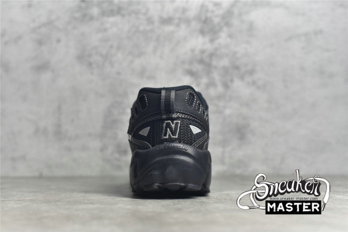 NEW BALANCE 703 RUNNING SHOES BLACK/BLACK/BLACK ML703CB
