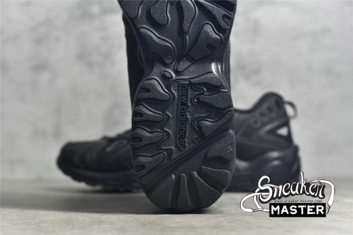 NEW BALANCE 703 RUNNING SHOES BLACK/BLACK/BLACK ML703CB