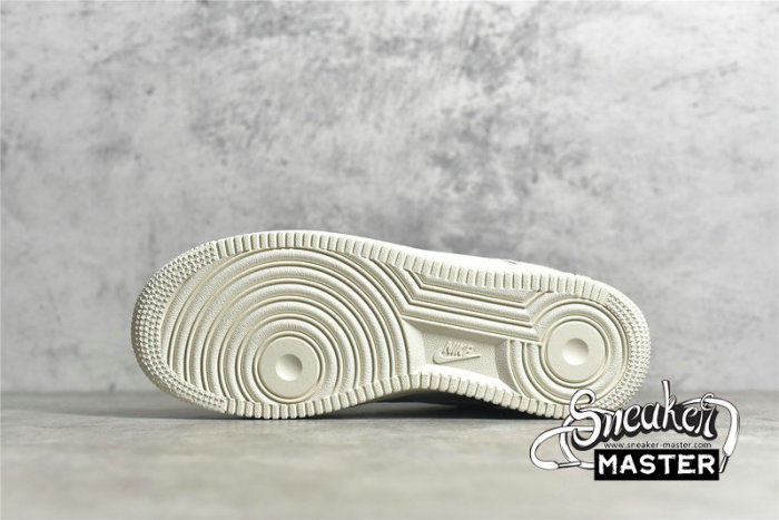 NIKE AIR FORCE 1 LOW 07 WHITE/GREEN/METALLIC CN7782-103