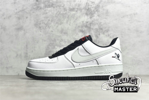 NIKE AIR FORCE 1 LOW MILKY STORK WHITE/PHOTON DUST-BLACK-CHILE RED DA8482-100