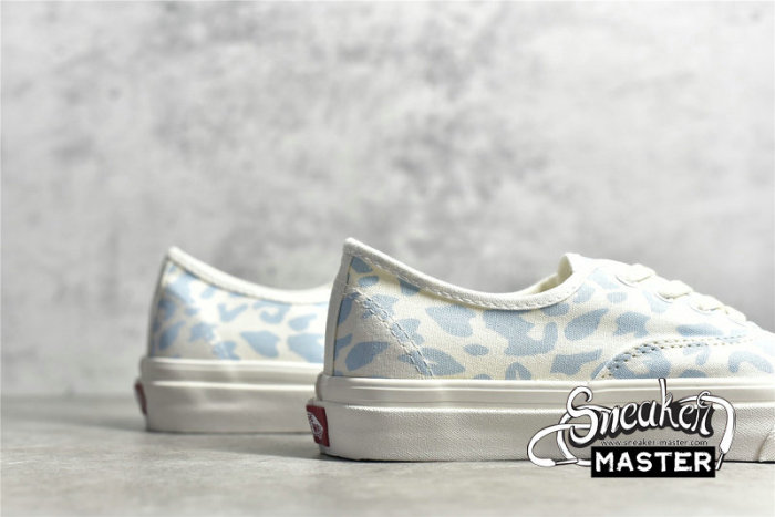 VANS VAULT OG AUTHENTIC LX WHITE/LIGHT BLUE/LEOPARD VN0A3CNB8PB