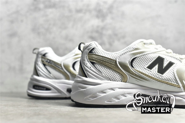 NEW BALANCE 530 RUNNING SHOES WHITE/BLACK/SILVER MR530UN1