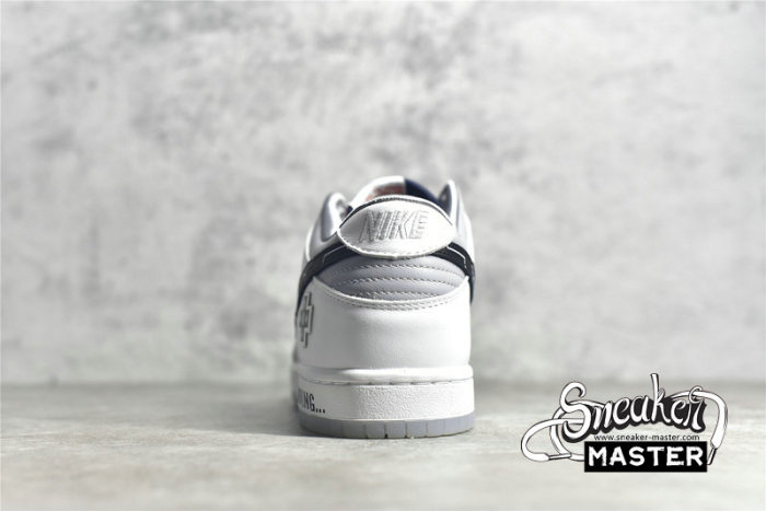 NIKE SB DUNK LOW SP COLLEGE NAVY/WOLF GREY/UNIVERSITY RED DD1768-400