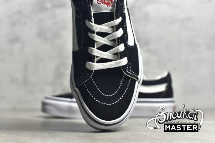 VANS CLASSIC COMFYCUSH SK8-LOW BLACK/BLACK/TRUE WHITE VN0A4UVCVNE