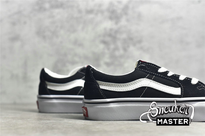 VANS CLASSIC COMFYCUSH SK8-LOW BLACK/BLACK/TRUE WHITE VN0A4UVCVNE