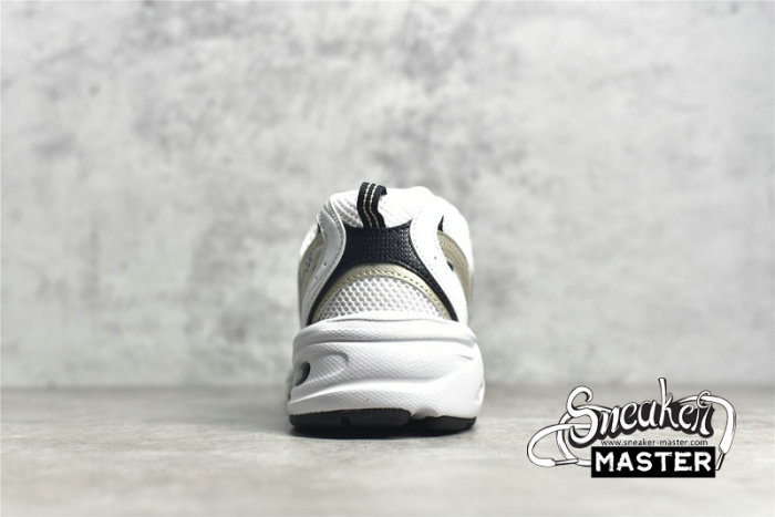 NEW BALANCE 530 RUNNING SHOES WHITE/BLACK/SILVER MR530UN1