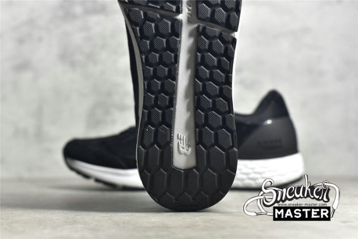 NEW BALANCE 1880 RUNNING SHOES BLACK/BLACK/WHITE MW1880B1