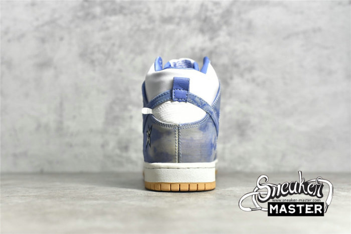 NIKE CARPET COMPANY X DUNK HIGH SB WHITE/DARK SULFUR/COCONUT MILK/ROYAL PULSE CV1677-100