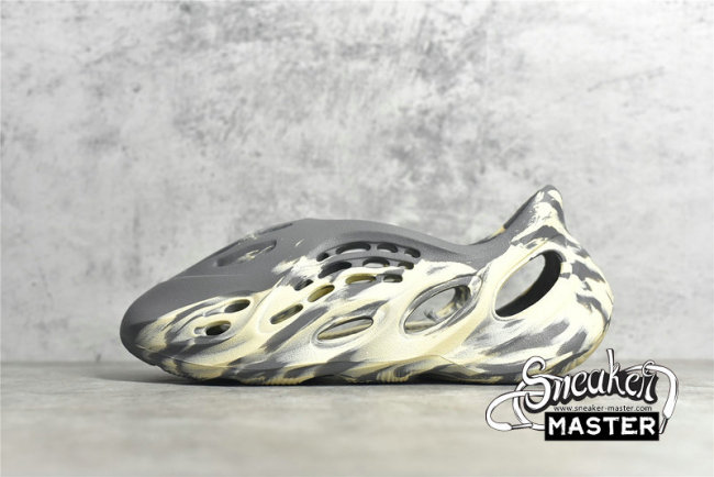 ADIDAS YEEZY FOAM RUNNER MXT MOON GREY MOON GREY/MOON GREY/MOON GREY GV7904