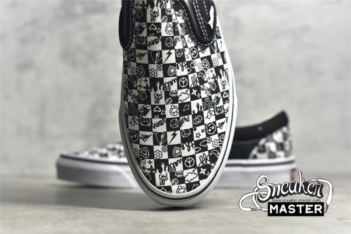 VANS DOODLE CHECKERBOARD SLIP-ON SKATE SHOES BLACK/WHITE/BLACK VN0A5AO86U6